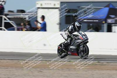 media/Oct-05-2025-CVMA (Sun) [[beeef4f201]]/Race 2-Supersport Middleweight/